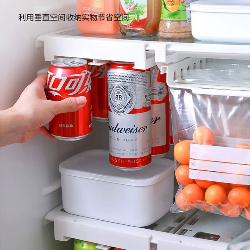Cajón de almacenamiento para refrigerador, diseñado para optimizar el espacio, organizar latas y botellas de manera eficiente. Con un diseño futurista y modular, adaptándose al estilo de vida moderno con un toque minimalista.