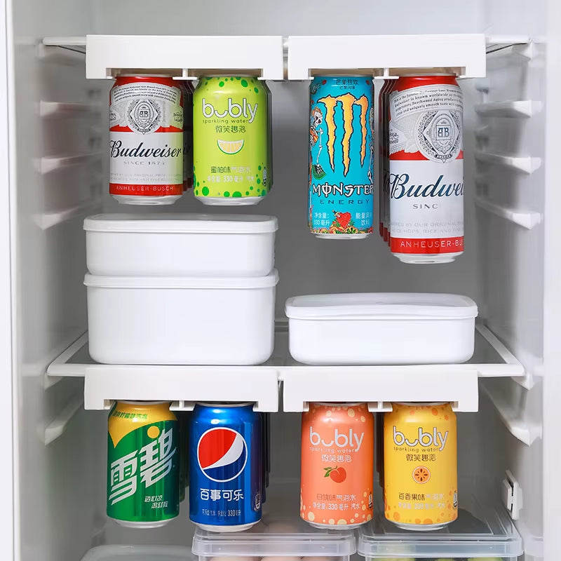 Cajón de almacenamiento para refrigerador, diseñado para optimizar el espacio, organizar latas y botellas de manera eficiente. Con un diseño futurista y modular, adaptándose al estilo de vida moderno con un toque minimalista.